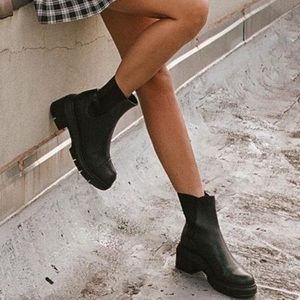 Stuart Weitzman Norah Lug Boots